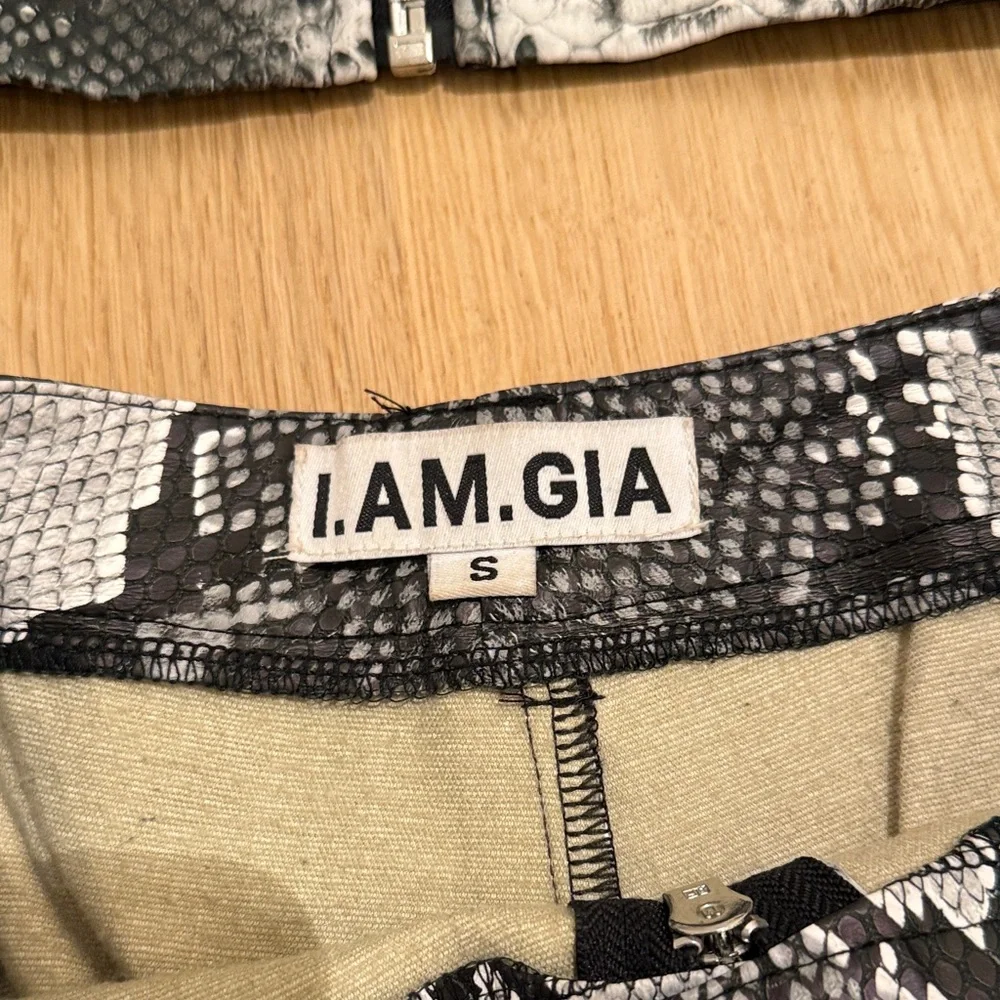 I.AM.GIA Monochrome Snakeskin Set - Picture 2 of 8